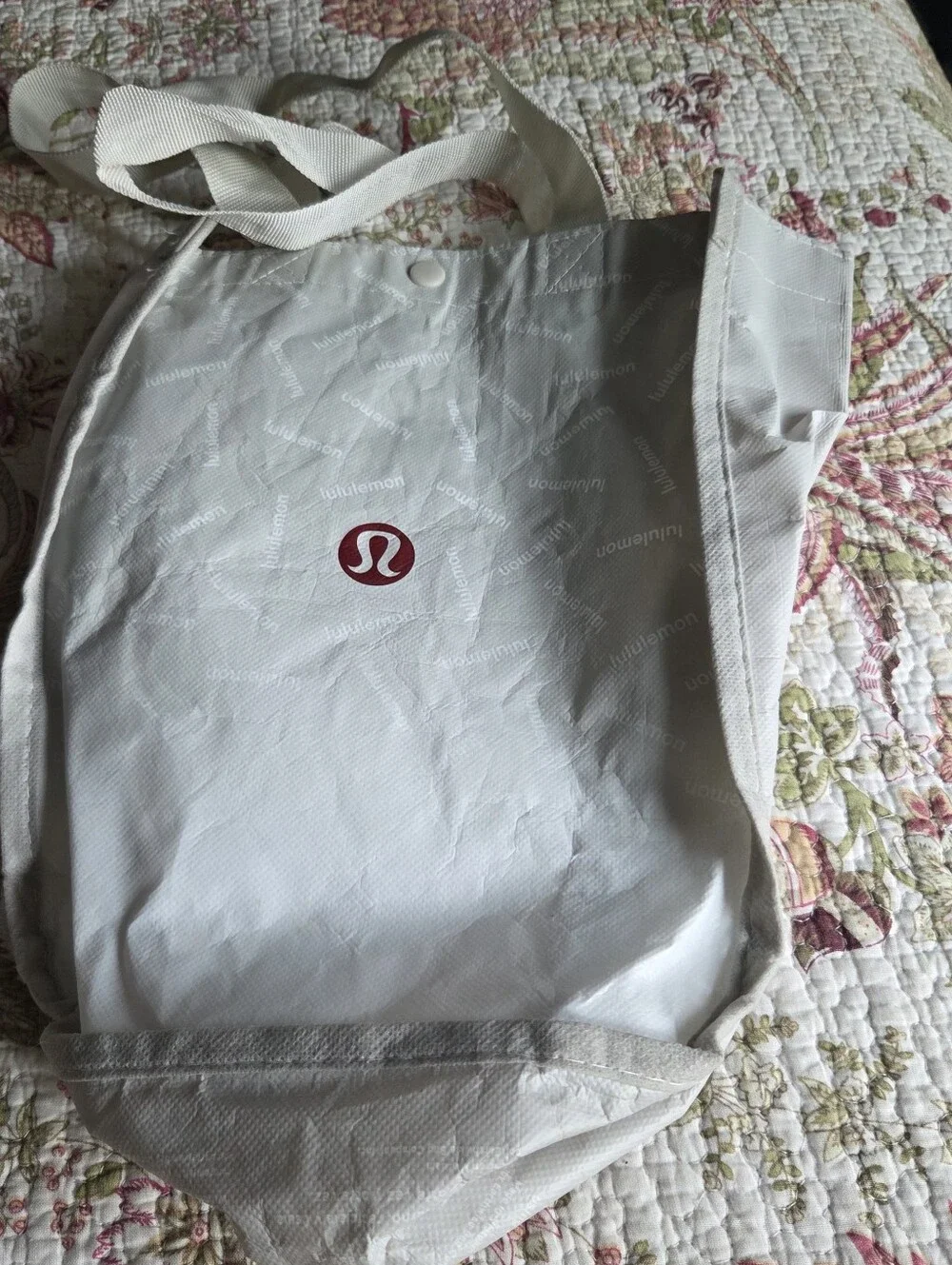 lululemon athletica Reusable Tote Set in Green, Red, White